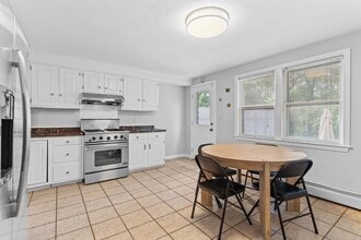 81 Cotuit St in North Andover, MA - Building Photo - Building Photo
