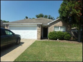 316 Saunders Dr in North Little Rock, AR - Building Photo