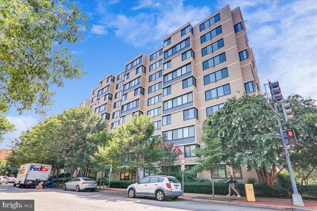 2030 F St NW in Washington, DC - Building Photo - Building Photo