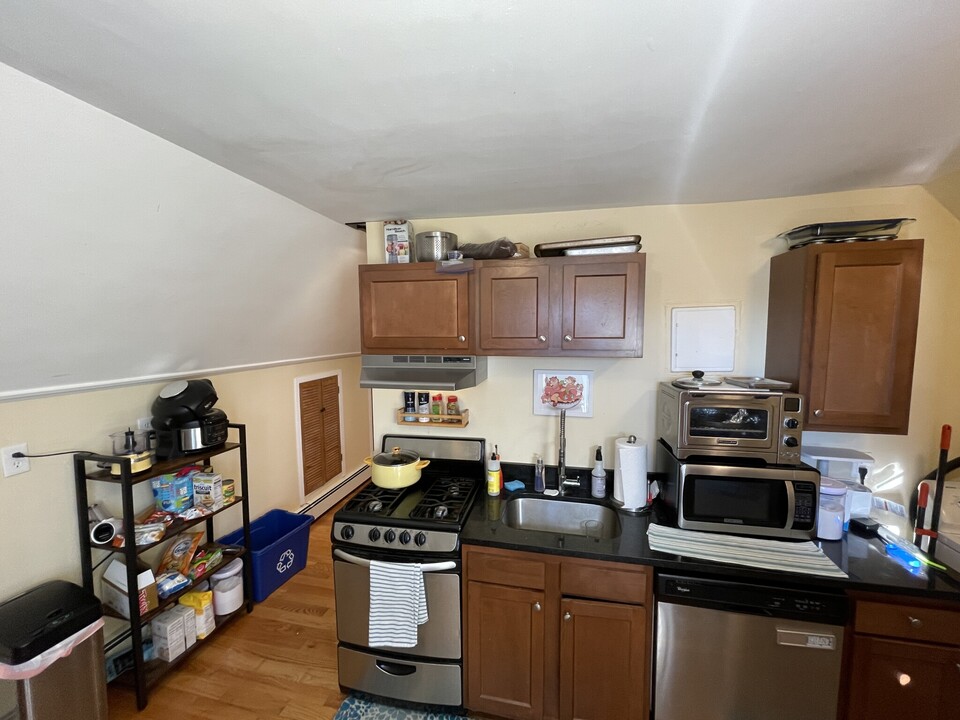 5 Irving St, Unit l1 in Somerville, MA - Foto de edificio