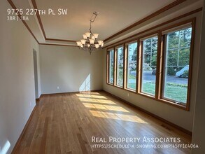 9725 227th Pl SW in Edmonds, WA - Building Photo - Building Photo