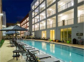 1902 1/2 Simond Ave in Austin, TX - Building Photo