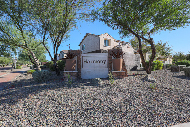 26704 N Babbling Brook Dr in Phoenix, AZ - Foto de edificio - Building Photo