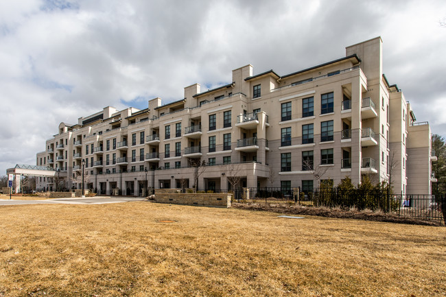 Capo di Monte in Vaughan, ON - Building Photo - Building Photo