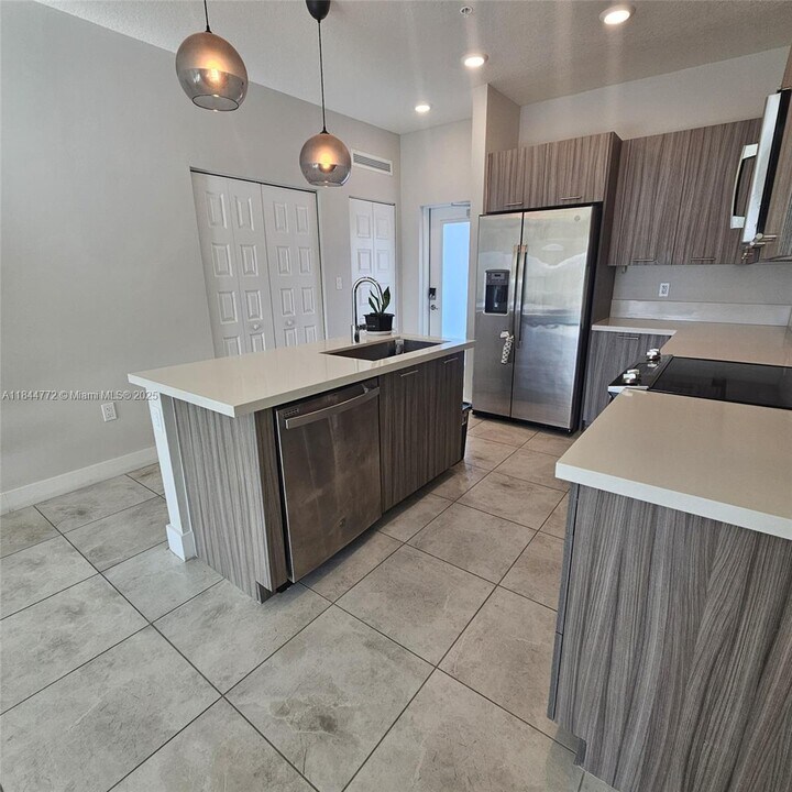 4636 NW 84th Ave in Doral, FL - Building Photo