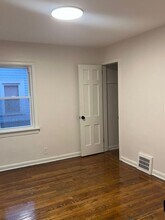 13916 Durkee Ave in Cleveland, OH - Foto de edificio - Building Photo
