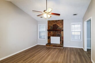 270 Lazy Hollow Ln in Covington, GA - Building Photo - Building Photo