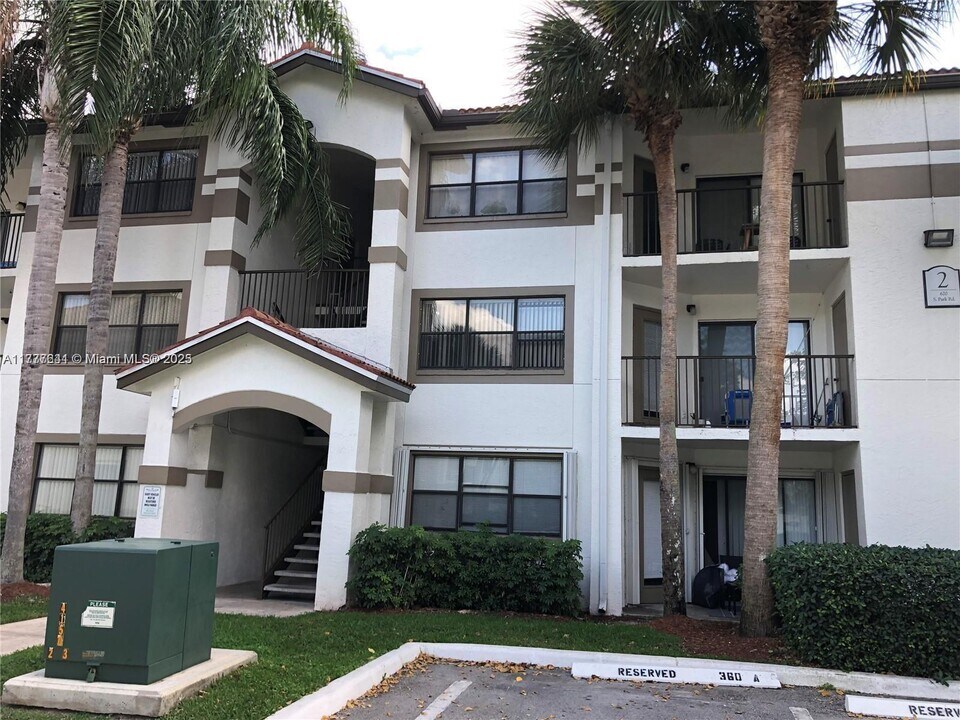620 S Park Rd in Hollywood, FL - Building Photo