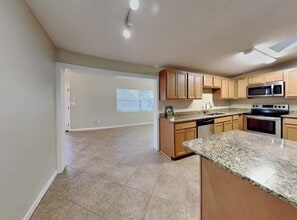 8025 Excalibur Ct in Orlando, FL - Building Photo - Building Photo