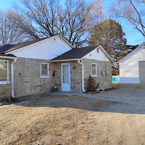 property at 314 E 1st St