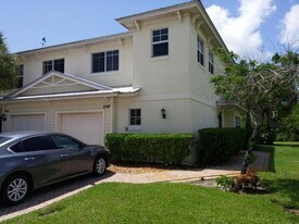 2547 Creekside Dr in Fort Pierce, FL - Building Photo