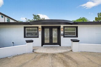 516 W Davis Blvd in Tampa, FL - Foto de edificio - Building Photo
