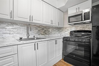 2820 NE 201st Terrace in Aventura, FL - Foto de edificio - Building Photo