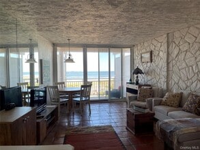 830 Shore Rd in Long Beach, NY - Building Photo - Building Photo