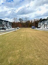 953 Woods Chapel Rd in Sugar Hill, GA - Building Photo - Building Photo