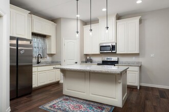 6109 Teak Ave in Harlingen, TX - Foto de edificio - Building Photo