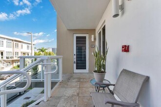 10220 NW 63rd Ter in Doral, FL - Building Photo - Building Photo