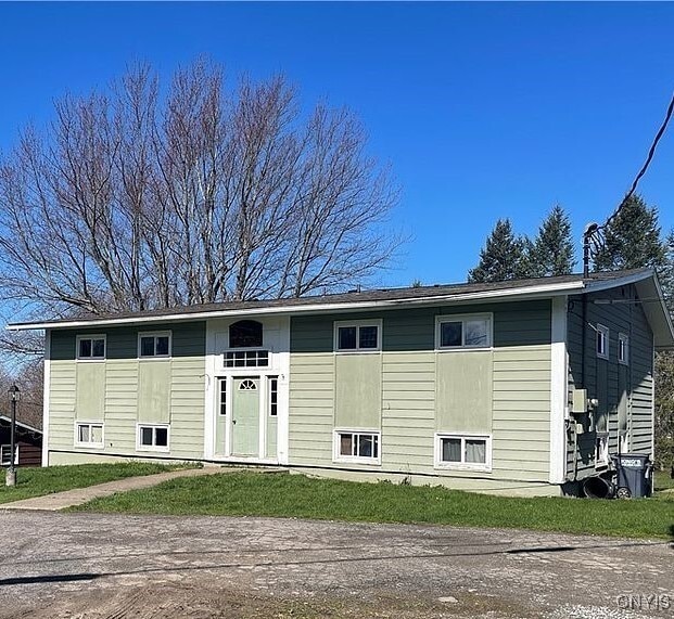 property at 5 Perry Hill Rd
