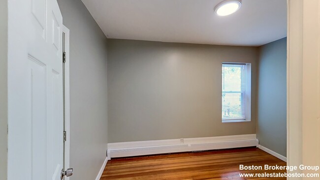 4A Weld Ave, Unit 1 in Boston, MA - Building Photo - Building Photo