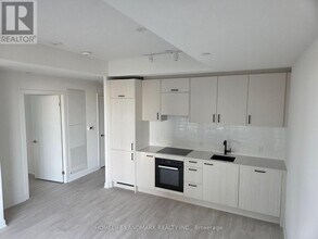 1 Quarrington Ln in North York, ON - Building Photo - Building Photo