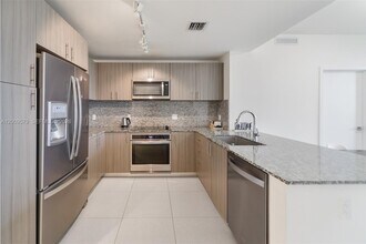 5350 NW 84th Ave in Doral, FL - Building Photo - Building Photo