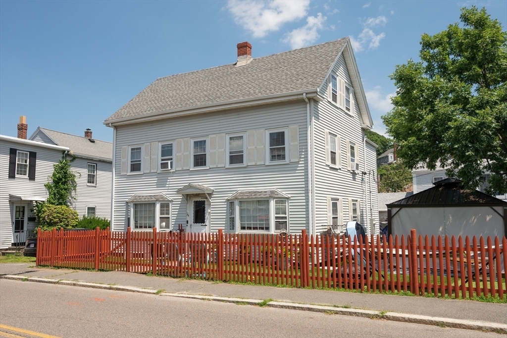 58 Puritan Rd in Swampscott, MA - Foto de edificio