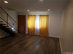 336 W Hillcrest Blvd-Unit -3 in Inglewood, CA - Building Photo - Building Photo