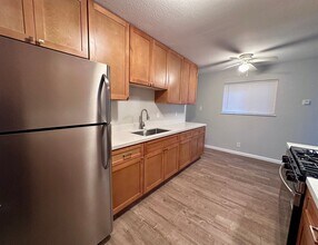 1632-1634 99th Ave in Oakland, CA - Building Photo - Building Photo