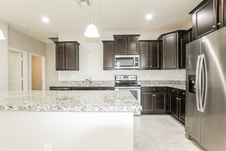 15817 W Lisbon Ln in Surprise, AZ - Building Photo - Building Photo
