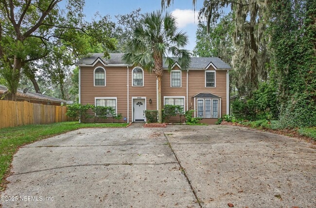 property at 3945 Oak St