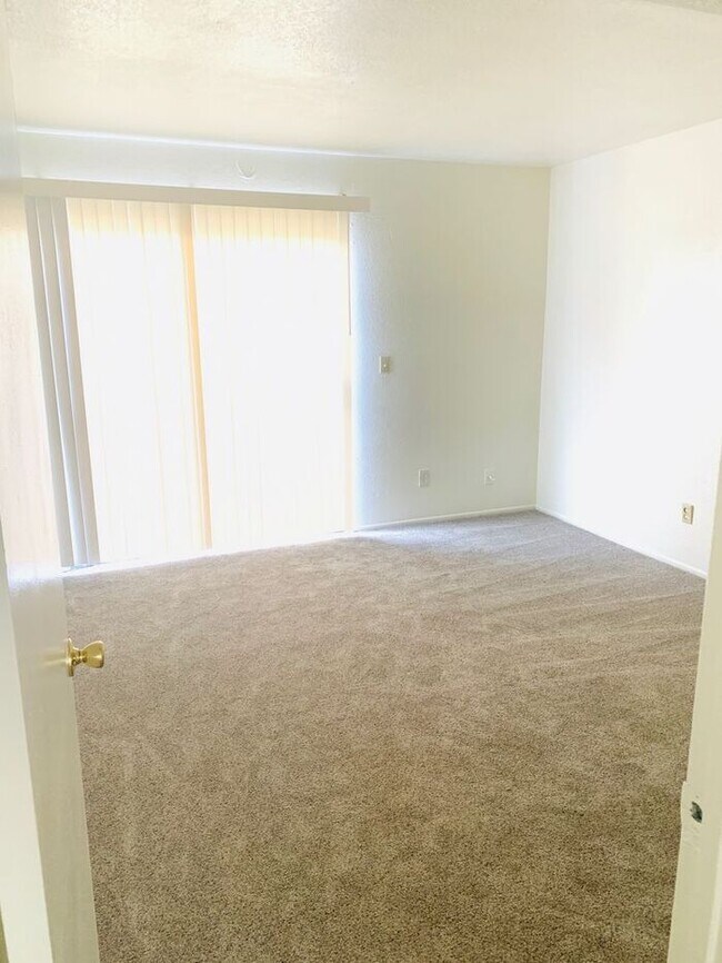 15427 N Jerry St-Unit -Unit A-1 in Surprise, AZ - Building Photo - Building Photo