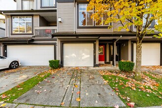 18828-18869 69 Ave in Surrey, BC - Building Photo - Building Photo