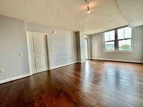 11760 Sunrise Valley Dr in Reston, VA - Building Photo - Building Photo