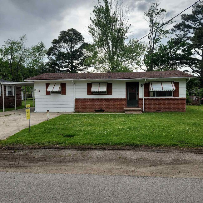property at 104 S 13th Ave