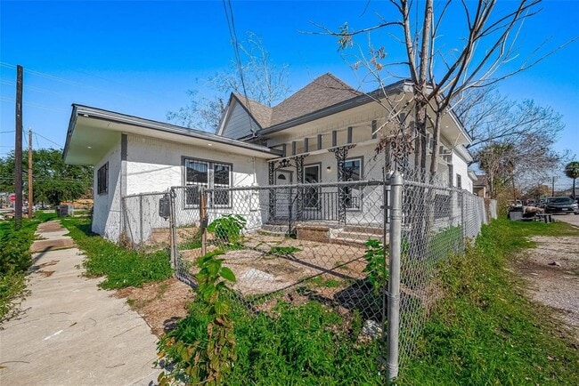 1912 Gentry St in Houston, TX - Building Photo - Building Photo