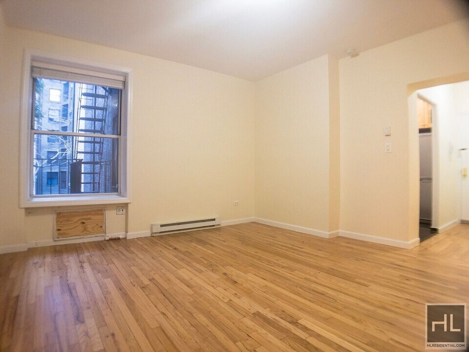 WEST 73 STREET in New York, NY - Building Photo