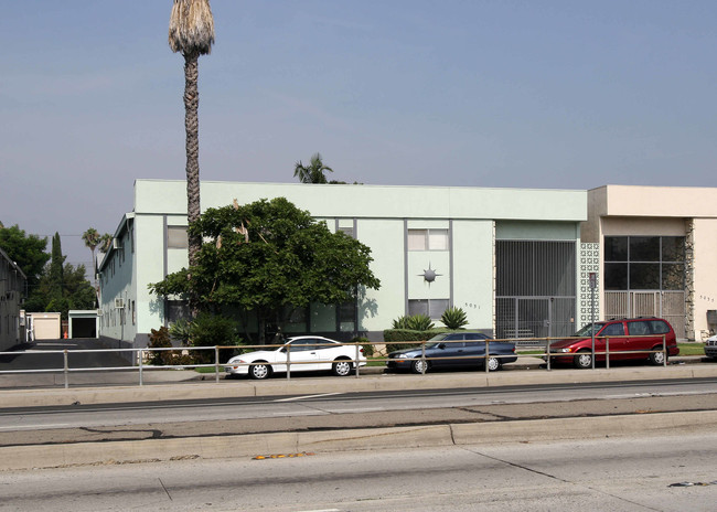 5031 Rosemead Blvd in San Gabriel, CA - Foto de edificio - Building Photo