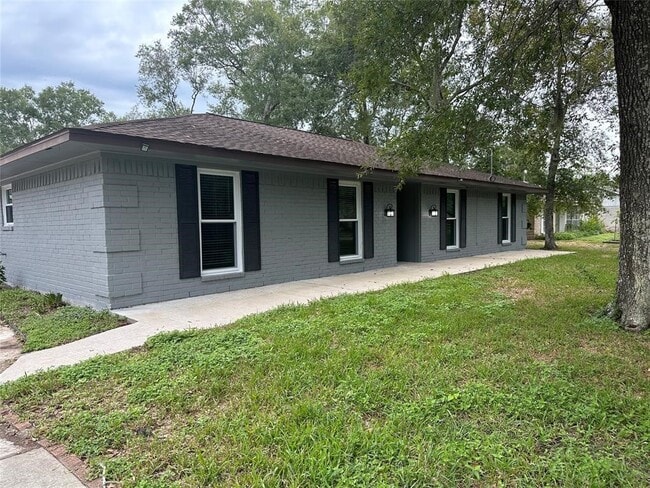 property at 228 Oak Manor Dr