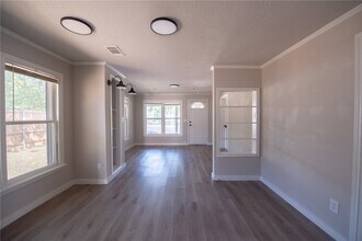 107 N Banks St in Caldwell, TX - Building Photo - Building Photo