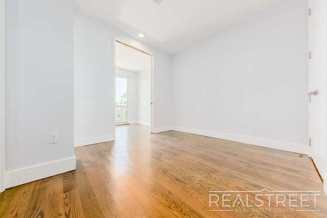 Luxury 2 BR in Bushwick with Balcony & Roo in Brooklyn, NY - Building Photo - Building Photo