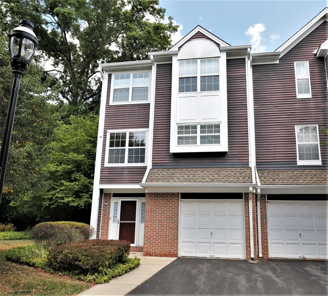 13 Halstead Pl