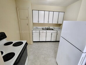 4278 Catalpa Dr. in Dayton, OH - Building Photo - Building Photo