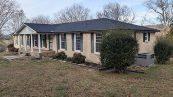 226 Pigeon Roost Rd in Watertown, TN - Building Photo