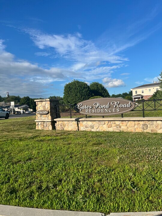 195 Gates Pond Rd, Unit 195 Gates Pond Rd in Berlin, MA - Building Photo