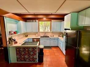 506 E Hathaway Dr in San Antonio, TX - Building Photo - Building Photo