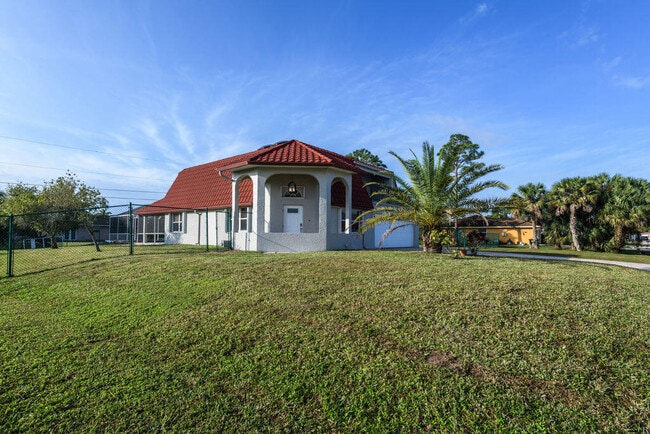 property at 1250 SW San Antonio Ave