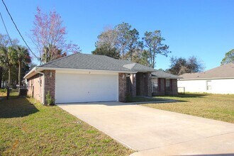 12 Round Table Ln in Palm Coast, FL - Building Photo - Building Photo