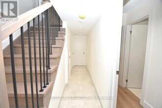 51-51 Craydon Ave in Toronto, ON - Building Photo - Building Photo