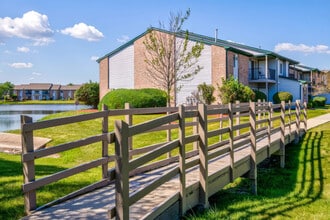 Port Crossing Apartments in Portage, IN - Building Photo - Building Photo