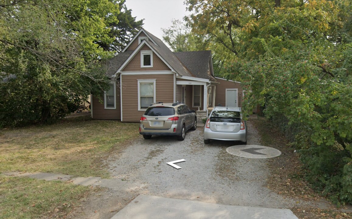 1822 Maine St in Lawrence, KS - Building Photo